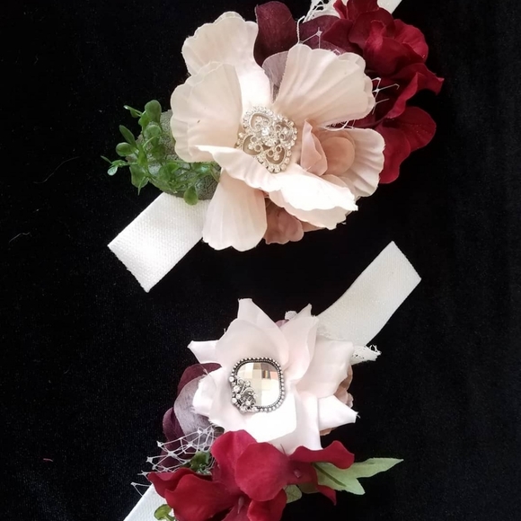 Custom Floral Accessories Mystery Bundle - Picture 5 of 16